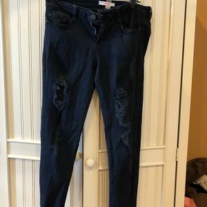 Black capris